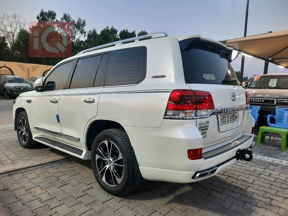 تويوتا لاندكروزر